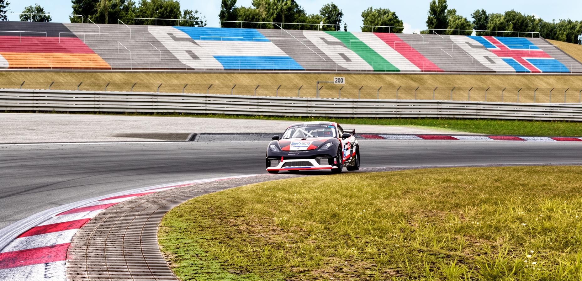 Preview of OG Gear eSports Porsche 718 Cayman GT4 Clubsport MR by Paul Thompson5