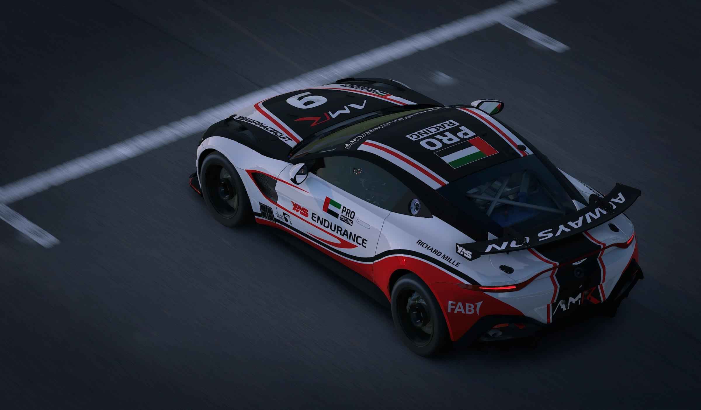 Preview of Yas Marina Aston Martin GT4 Driving Experience by Dario Sołowiński