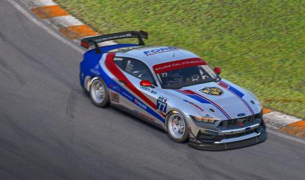 Ecurie Col dOiseaux Ford Mustang GT4