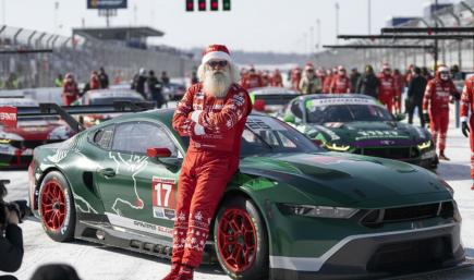 Unveiling the Dark Reindeer: The Ford Mustang Dark Horse GT3 Holiday Special Livery