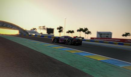 Majors Tribute for Mak Racing